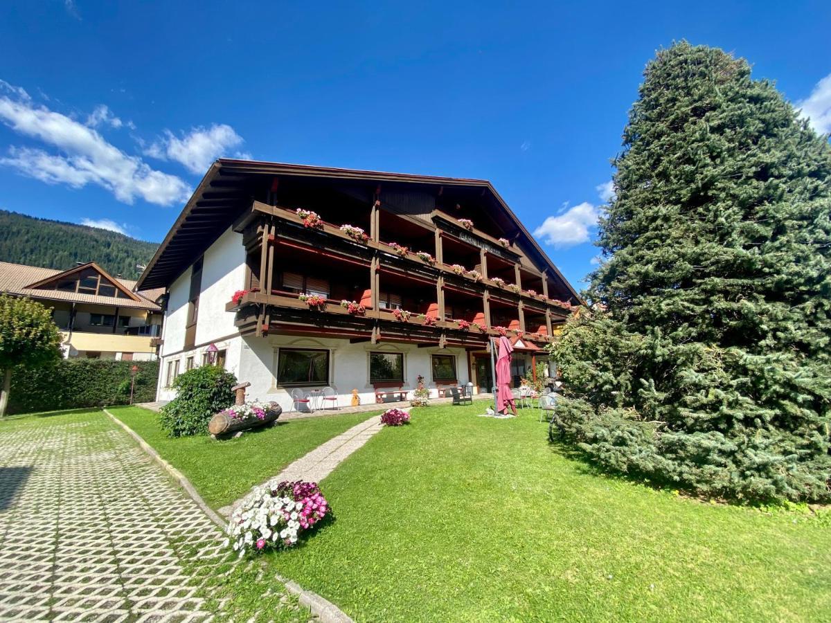 Hotel Garni Living San Candido Eksteriør bilde